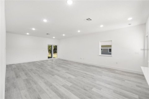 Villa ou maison à louer à Clermont, Floride: 3 chambres, 131.27 m2 № 2381168 - photo 2