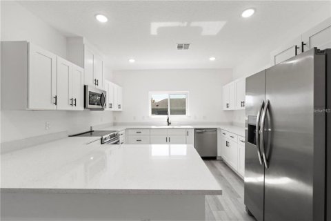 Villa ou maison à louer à Clermont, Floride: 3 chambres, 131.27 m2 № 2381168 - photo 7