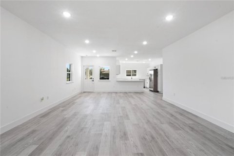 Villa ou maison à louer à Clermont, Floride: 3 chambres, 131.27 m2 № 2381168 - photo 4