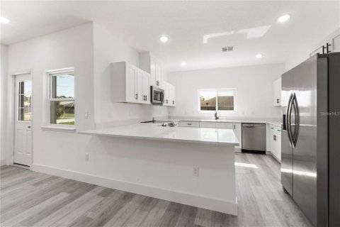 Villa ou maison à louer à Clermont, Floride: 3 chambres, 131.27 m2 № 2381168 - photo 6