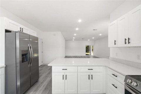 Villa ou maison à louer à Clermont, Floride: 3 chambres, 131.27 m2 № 2381168 - photo 11