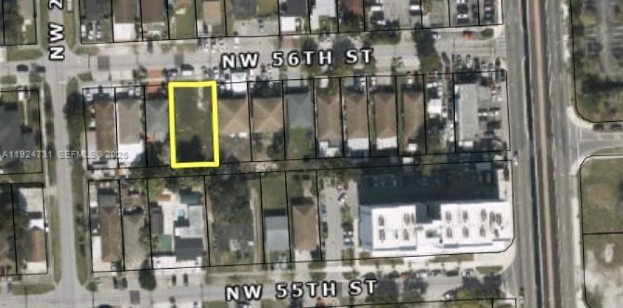 Terreno en Miami, Florida № 1982692