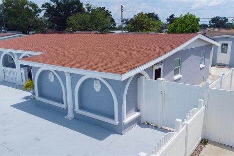 Casa en venta en Tampa, Florida, 5 dormitorios, 225.47 m2 № 1856704 - foto 3