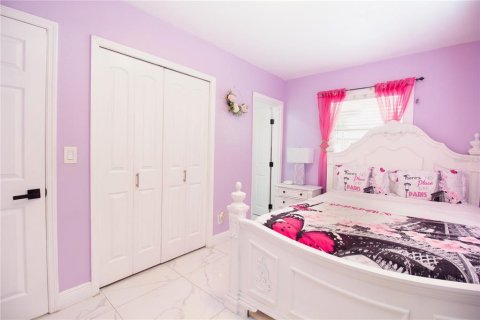 Casa en venta en Tampa, Florida, 5 dormitorios, 225.47 m2 № 1856704 - foto 23