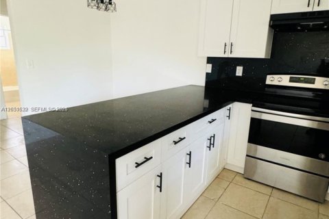 Copropriété à louer à North Miami, Floride: 1 chambre, 57.23 m2 № 2149250 - photo 16