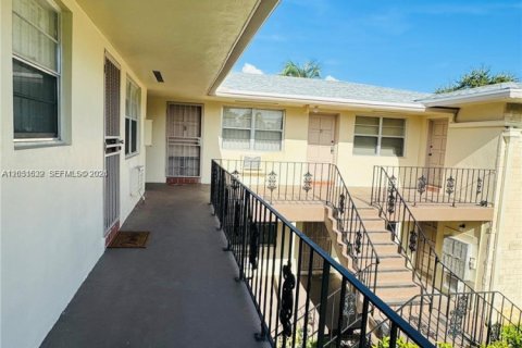 Copropriété à louer à North Miami, Floride: 1 chambre, 57.23 m2 № 2149250 - photo 9
