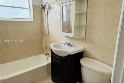 Copropriété à louer à North Miami, Floride: 1 chambre, 57.23 m2 № 2149250 - photo 4