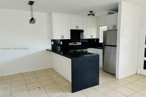 Copropriété à louer à North Miami, Floride: 1 chambre, 57.23 m2 № 2149250 - photo 15