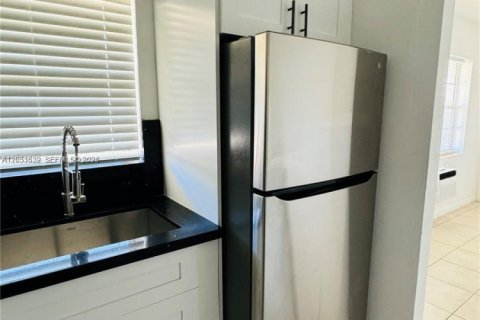 Copropriété à louer à North Miami, Floride: 1 chambre, 57.23 m2 № 2149250 - photo 14