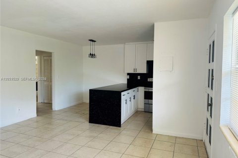 Copropriété à louer à North Miami, Floride: 1 chambre, 57.23 m2 № 2149250 - photo 22