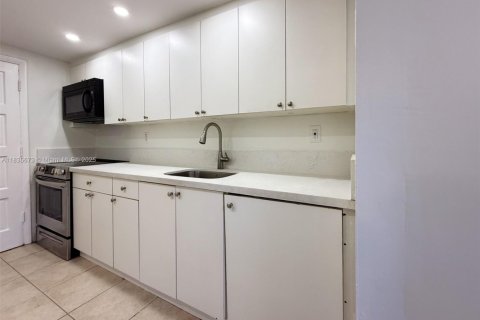 Condominio en venta en Miami, Florida, 3 dormitorios, 133.97 m2 № 1825932 - foto 8