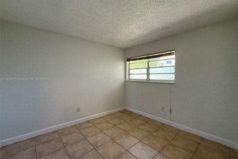 Condominio en venta en Miami, Florida, 3 dormitorios, 133.97 m2 № 1825932 - foto 15