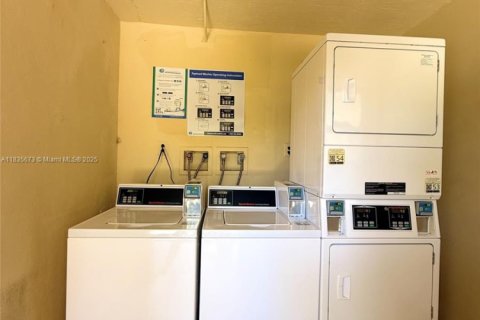 Condominio en venta en Miami, Florida, 3 dormitorios, 133.97 m2 № 1825932 - foto 27