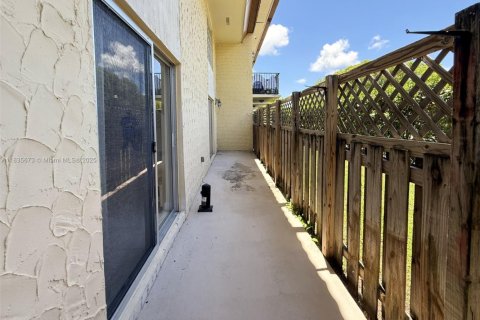 Condominio en venta en Miami, Florida, 3 dormitorios, 133.97 m2 № 1825932 - foto 19