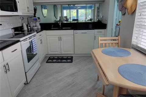 Casa en alquiler en Bradenton, Florida, 2 dormitorios, 118.17 m2 № 1191988 - foto 4