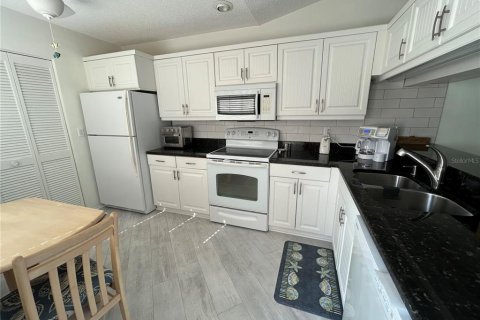 Casa en alquiler en Bradenton, Florida, 2 dormitorios, 118.17 m2 № 1191988 - foto 2