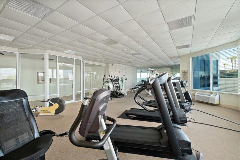 Condo in Daytona Beach Shores, Florida, 2 bedrooms  № 2318599 - photo 22