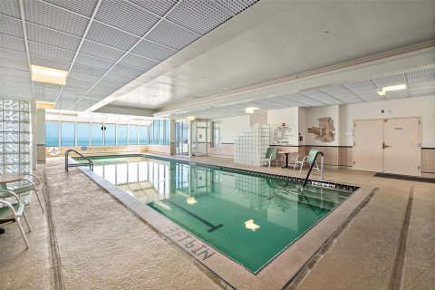 Condo in Daytona Beach Shores, Florida, 2 bedrooms  № 2318599 - photo 19