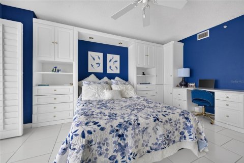 Condo in Daytona Beach Shores, Florida, 2 bedrooms  № 2318599 - photo 12