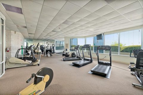 Condo in Daytona Beach Shores, Florida, 2 bedrooms  № 2318599 - photo 23