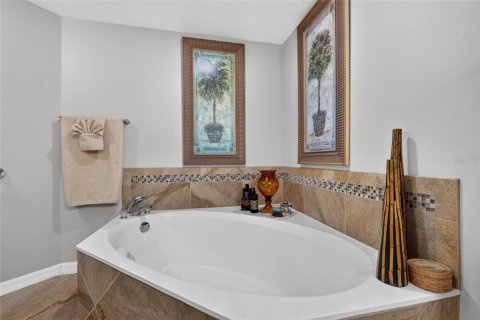Condo in Daytona Beach Shores, Florida, 2 bedrooms  № 2318599 - photo 18