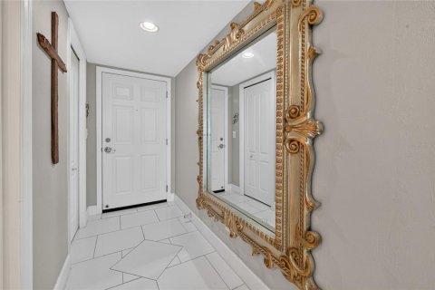 Condo in Daytona Beach Shores, Florida, 2 bedrooms  № 2318599 - photo 2
