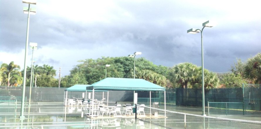 Casa en Boynton Beach, Florida 3 dormitorios, 184.32 m2 № 1079262