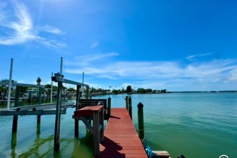 Land in Madeira Beach, Florida № 1721704 - photo 3