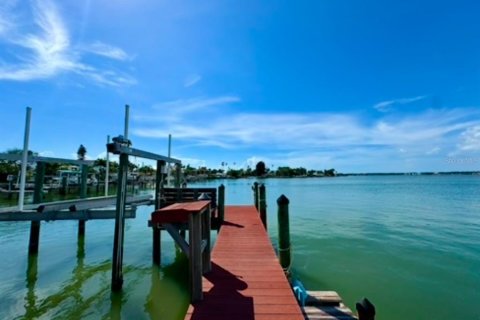 Land in Madeira Beach, Florida № 1721704 - photo 5