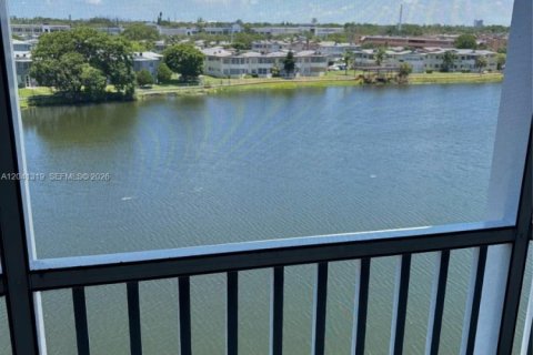 Condo à Miami, Floride, 2 chambres  № 2168698