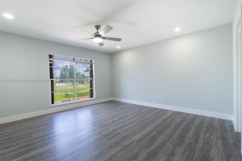 Touwnhouse à louer à Miami, Floride: 3 chambres, 144 m2 № 1957146 - photo 18