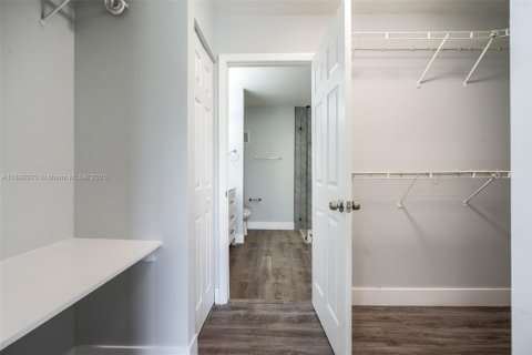 Touwnhouse à louer à Miami, Floride: 3 chambres, 144 m2 № 1957146 - photo 23