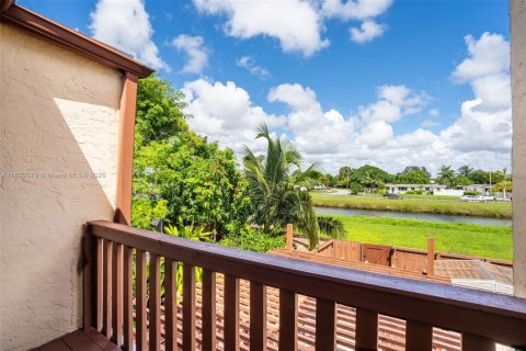 Touwnhouse à louer à Miami, Floride: 3 chambres, 144 m2 № 1957146 - photo 26