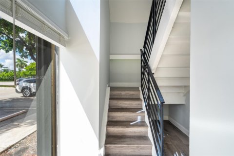 Touwnhouse à louer à Miami, Floride: 3 chambres, 144 m2 № 1957146 - photo 4