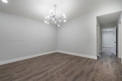 Touwnhouse à louer à Miami, Floride: 3 chambres, 144 m2 № 1957146 - photo 12