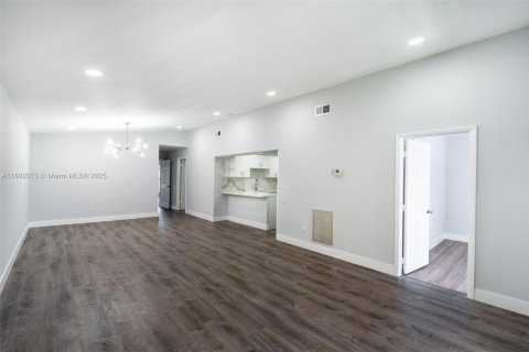 Touwnhouse à louer à Miami, Floride: 3 chambres, 144 m2 № 1957146 - photo 13