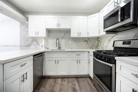 Touwnhouse à louer à Miami, Floride: 3 chambres, 144 m2 № 1957146 - photo 6