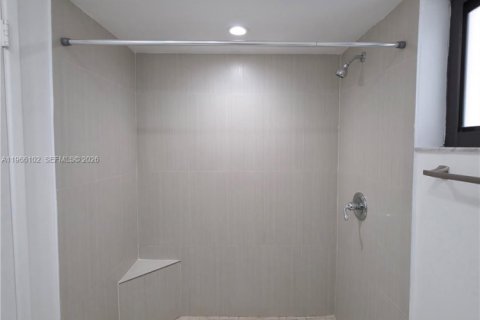 Touwnhouse à louer à Miami, Floride: 4 chambres, 165.37 m2 № 2029755 - photo 20