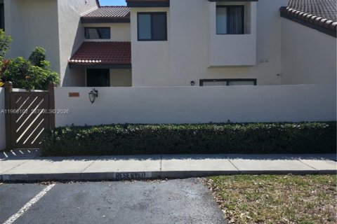 Touwnhouse à Miami, Floride 4 chambres, 165.37 m2 № 2029755