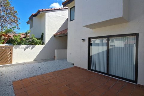 Touwnhouse à louer à Miami, Floride: 4 chambres, 165.37 m2 № 2029755 - photo 5