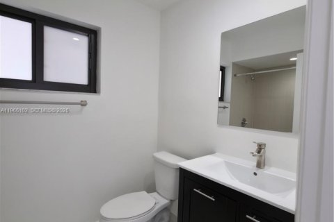 Touwnhouse à louer à Miami, Floride: 4 chambres, 165.37 m2 № 2029755 - photo 19