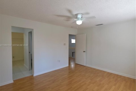 Touwnhouse à louer à Miami, Floride: 4 chambres, 165.37 m2 № 2029755 - photo 28