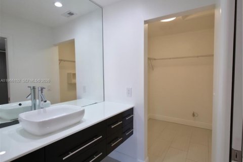 Touwnhouse à louer à Miami, Floride: 4 chambres, 165.37 m2 № 2029755 - photo 29