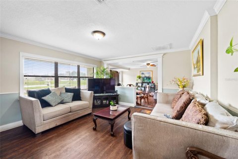Villa ou maison à vendre à Sanford, Floride: 4 chambres, 177.81 m2 № 2291543 - photo 13