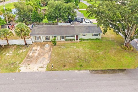Villa ou maison à vendre à Sanford, Floride: 4 chambres, 177.81 m2 № 2291543 - photo 10