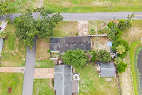 Villa ou maison à vendre à Sanford, Floride: 4 chambres, 177.81 m2 № 2291543 - photo 9