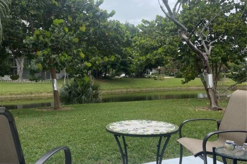 Condominio en venta en Deerfield Beach, Florida, 2 dormitorios, 76.18 m2 № 1984855 - foto 7