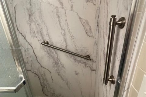 Condominio en venta en Deerfield Beach, Florida, 2 dormitorios, 76.18 m2 № 1984855 - foto 9