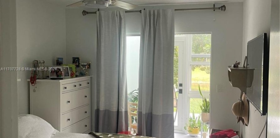 Condominio en Deerfield Beach, Florida, 2 dormitorios  № 1984855