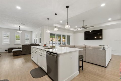 Villa ou maison à vendre à Newberry, Floride: 4 chambres, 210.33 m2 № 2098391 - photo 9